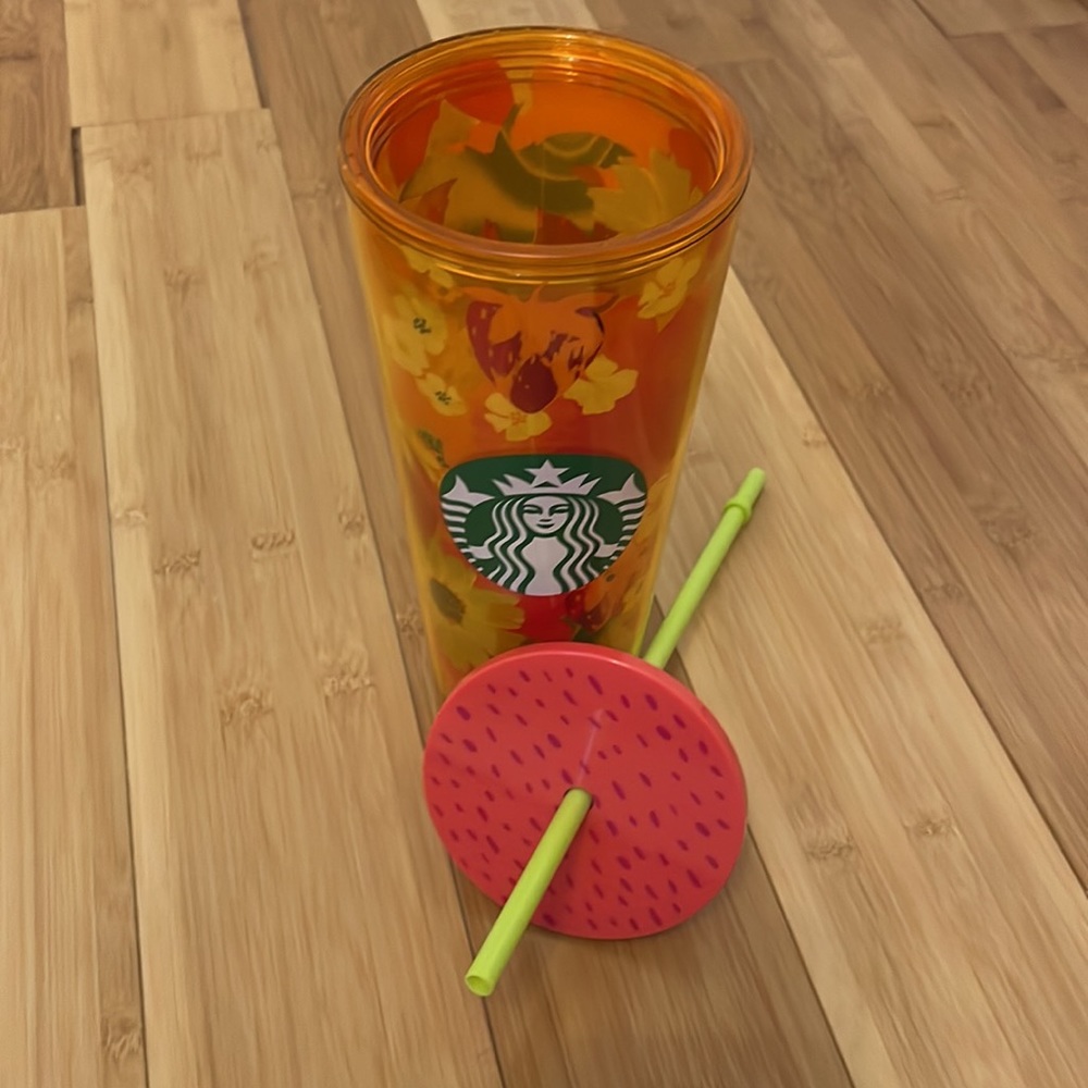 Starbucks Strawberry Fields 24oz Tumbler 🍓 - Picture 4 of 6